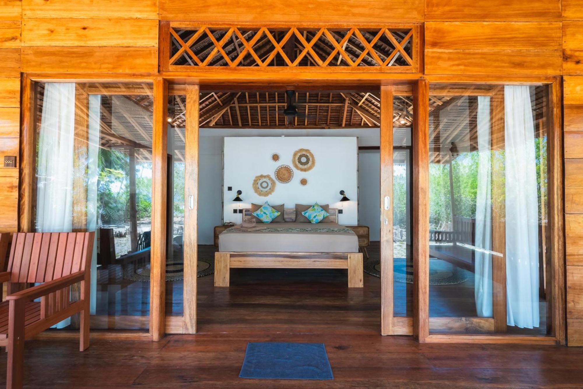 Reconnect - Private Island Resort & Dive Center Togean - Buka Buka Island Ampana Екстериор снимка
