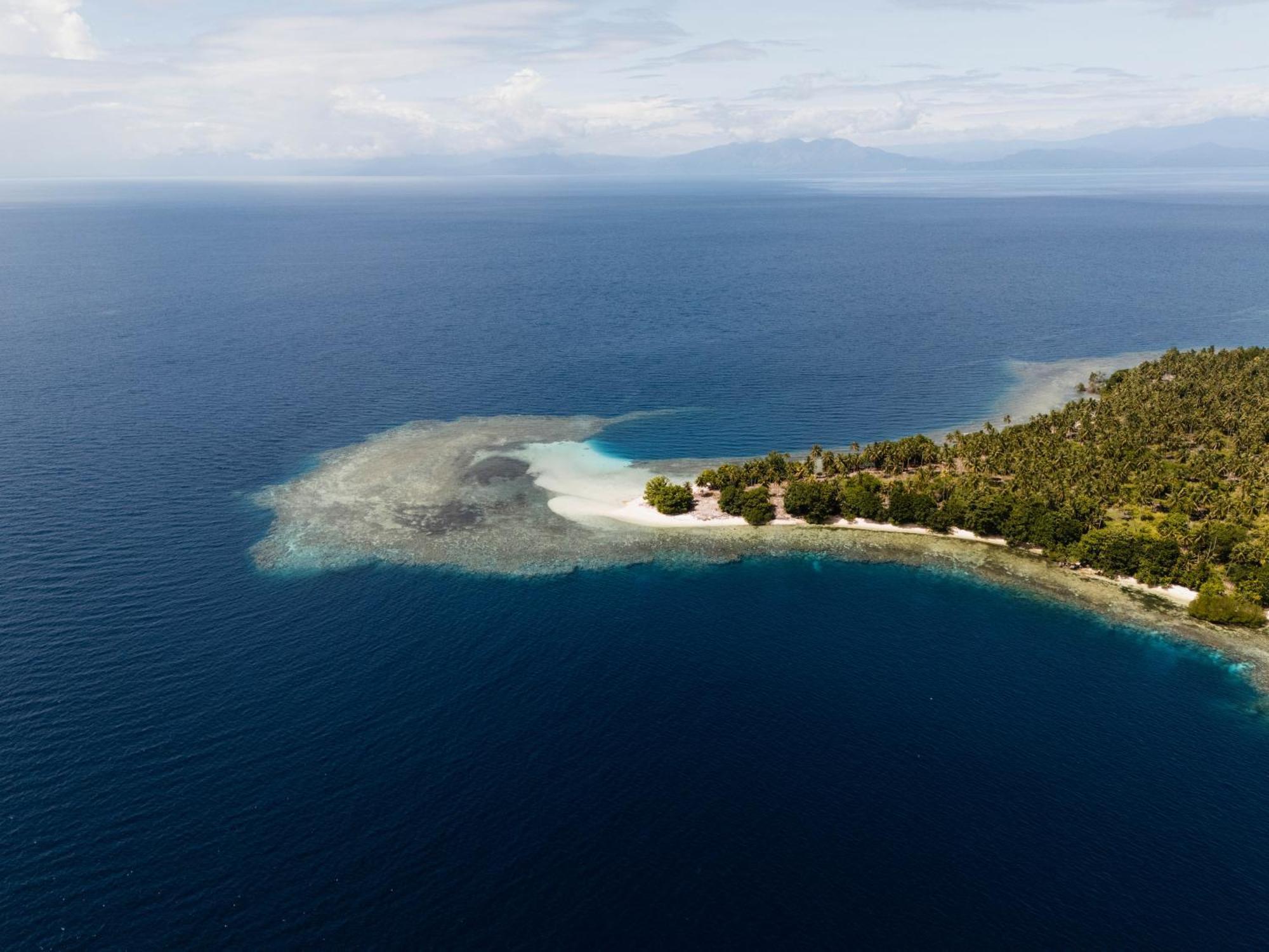 Reconnect - Private Island Resort & Dive Center Togean - Buka Buka Island Ampana Екстериор снимка